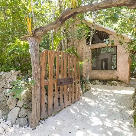 Casa De La Selva-Jungle Getaway With Cenotes Villa